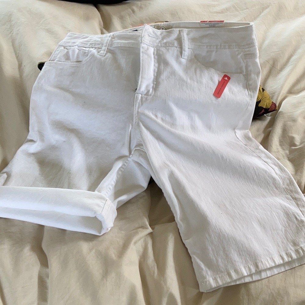Nice Shorts NWT